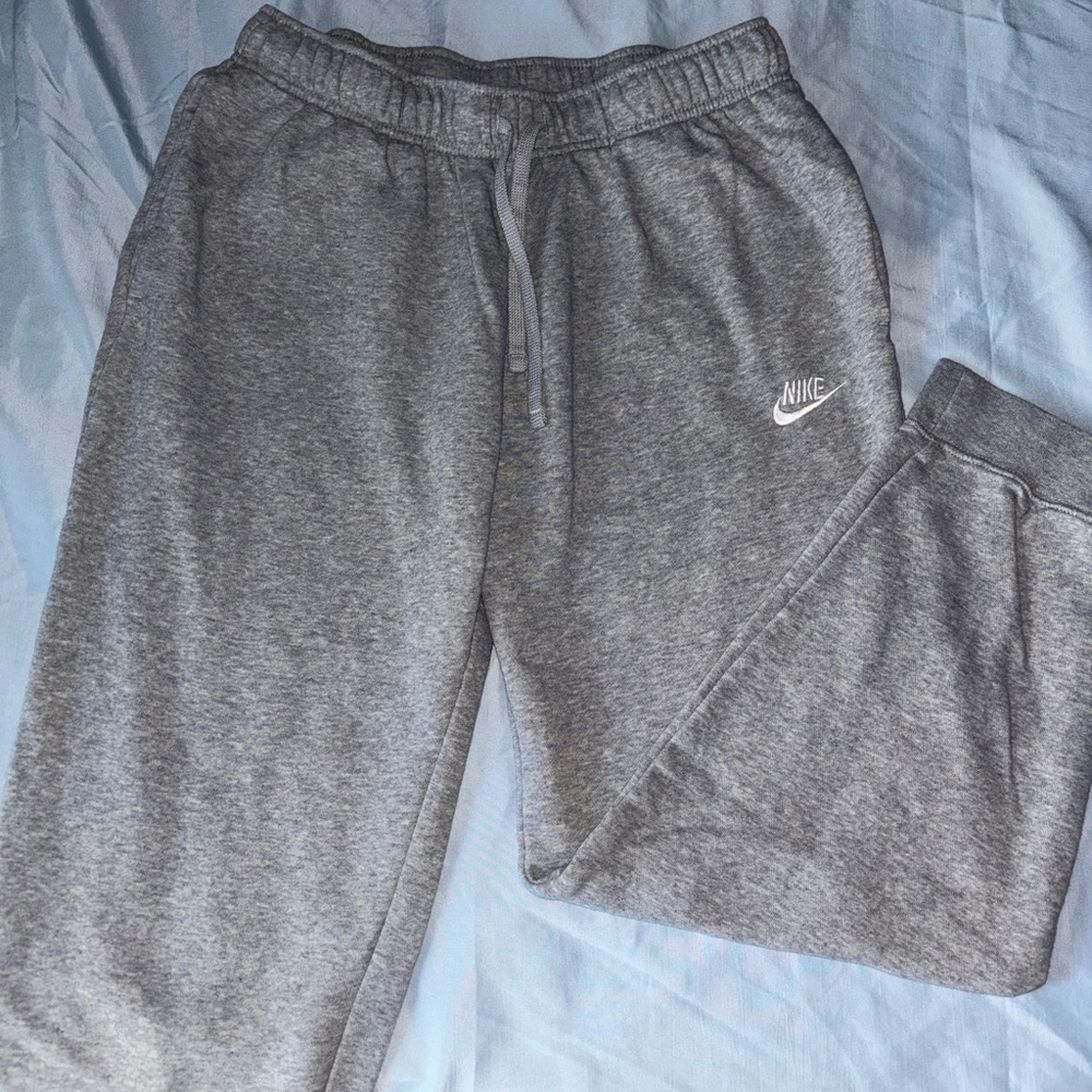 Nike Sportswear Club Fleece women’s mid rise joggers in grey